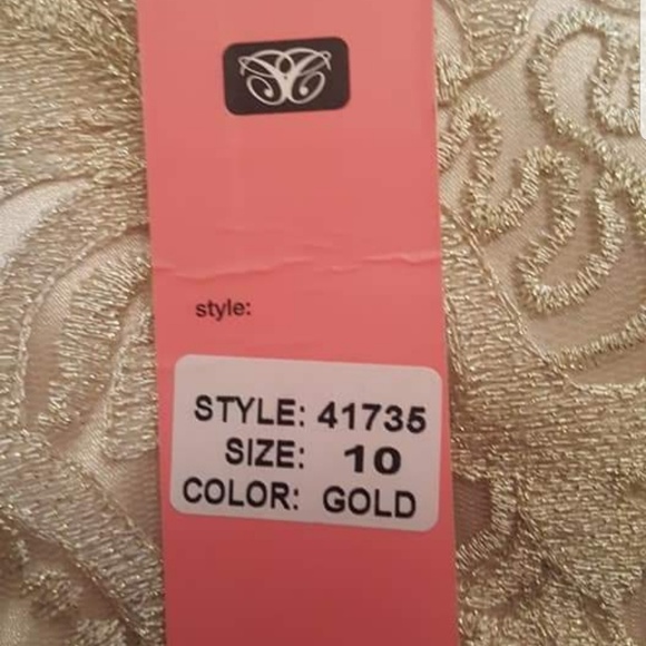 Chi Chi London dress - Picture 3 of 4